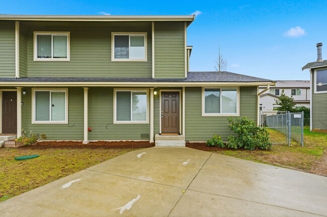 Building Photo - 1722 C Pl SE Unit B