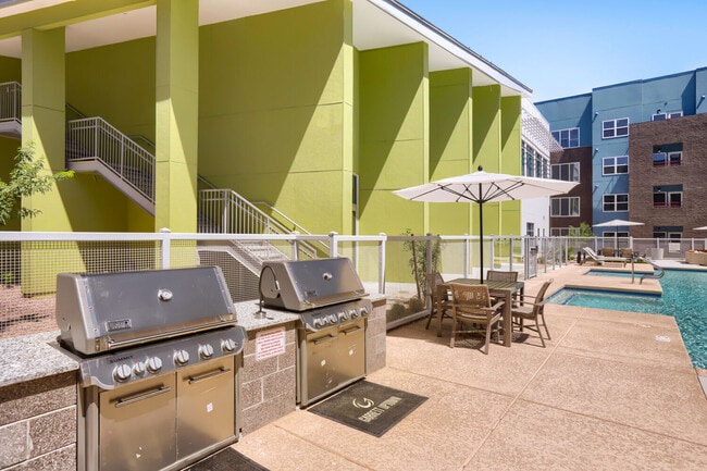Fire up the grill. Our poolside grilling stations — featuring Weber Summit grills — make impromptu cookouts easy. Grab a neighbor and make a night of it.