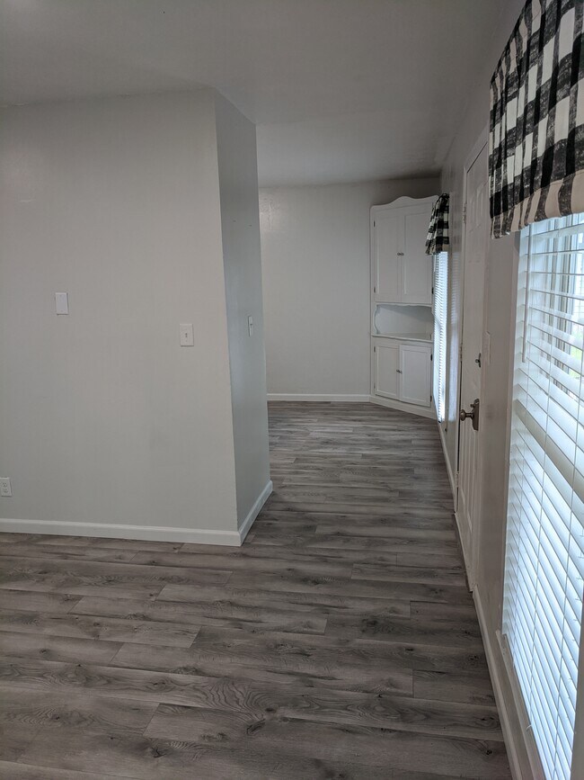 Photo - 46 Vicksburg Ct