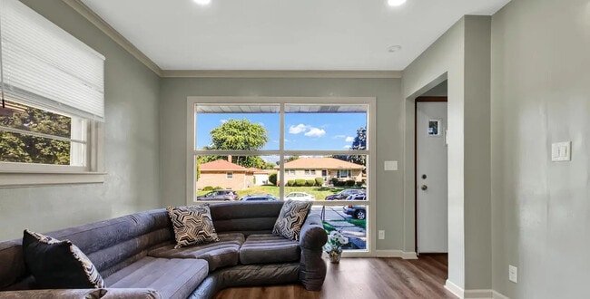 Photo - 3452 1st Ave