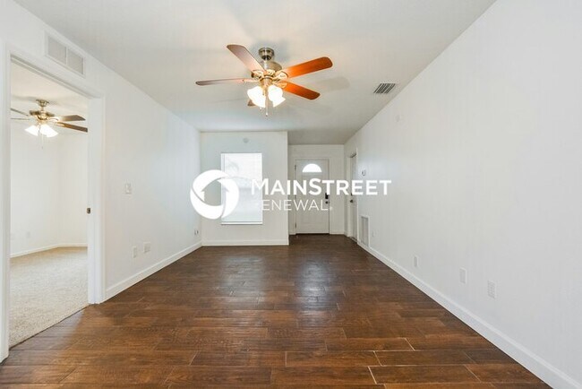 3 Bedroom Pet-Friendly Home in Umatilla, FL with Main Street Renewal