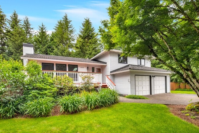 Building Photo - Immaculate 3 Bdrm 1.75 Bath + Bonus Room i... Rental