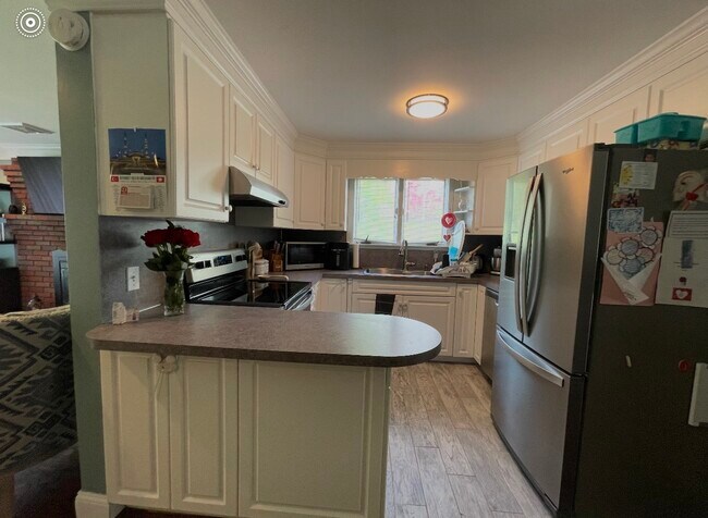 Photo - 260 French St