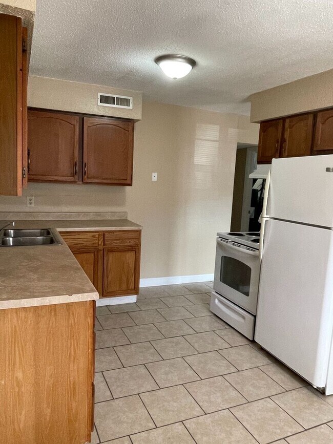 Photo - 295/297 Chris Dr. Unit 297