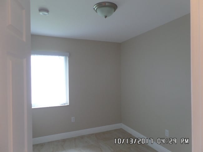 Photo - 479 NW 19th St