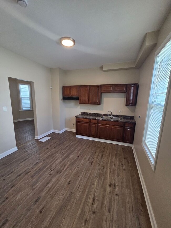 Photo - 8839 S Princeton Ave