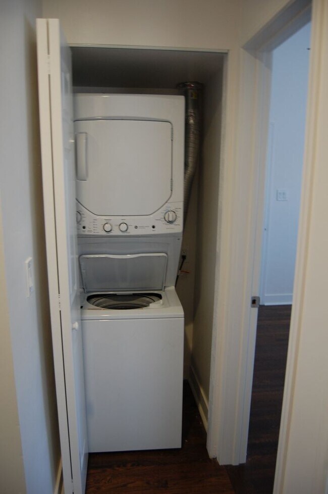 Photo - Newly Remodeled 2BR/2BA House in Hillcrest... Unit 1611 Robinson