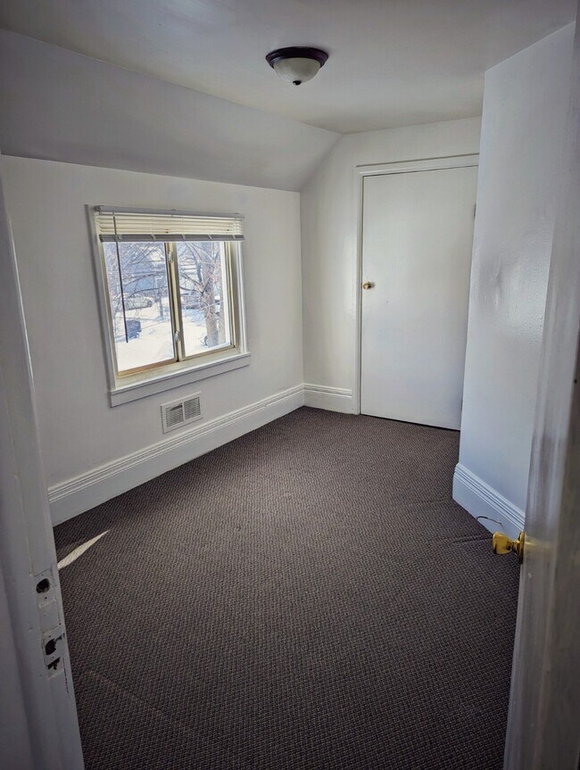 301 Elm St Condo For Rent in Bay City, MI