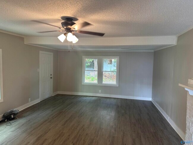 Photo - 624 Austin Dr NW