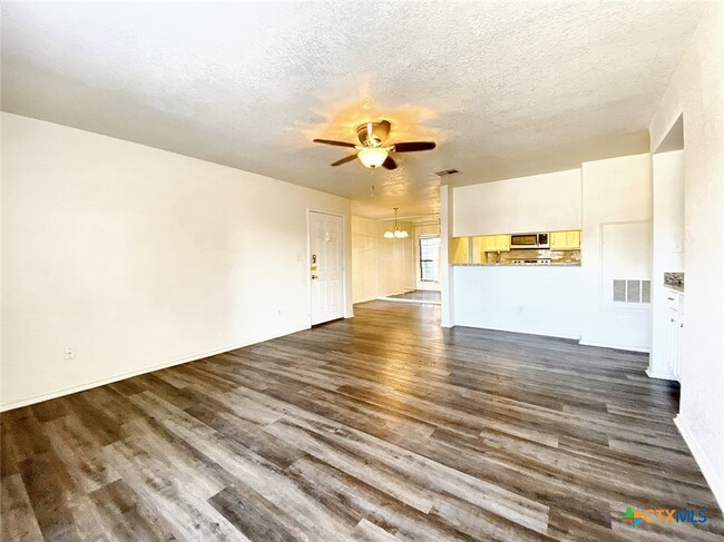 Photo - 1202 Thorpe Ln Condo Unit 611