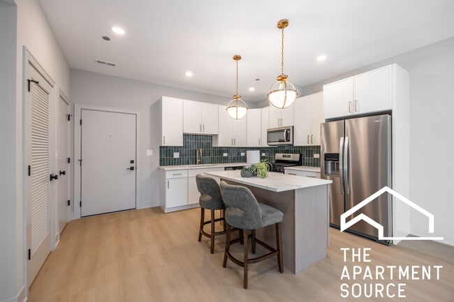 Photo - 4104 N Sheridan Rd Unit 402