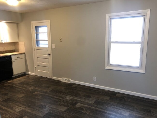 Photo - Remodeled 4 Bedroom House! MUST SEE!