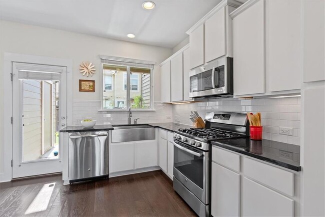 Photo - 7405 Wolverine St