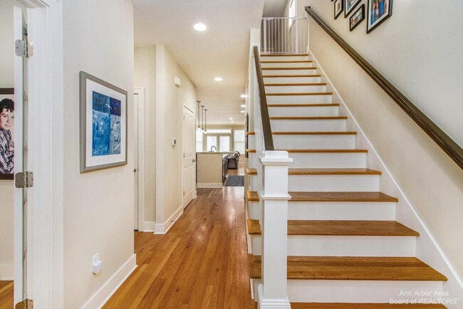 Photo - 203 W Summit St