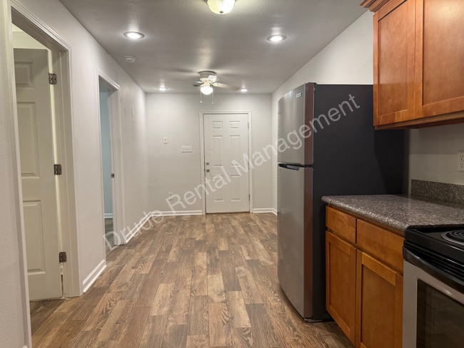 Photo - 12461 Wardline Rd Unidad 4