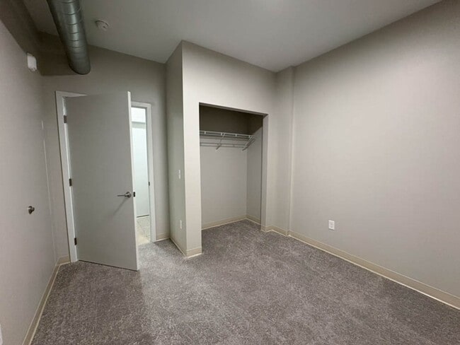 Building Photo - 1 Bedroom Unit 105