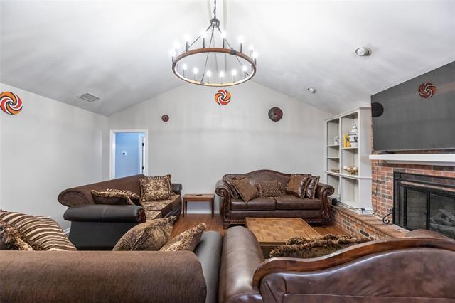 Photo - 857 Chaucer Dr