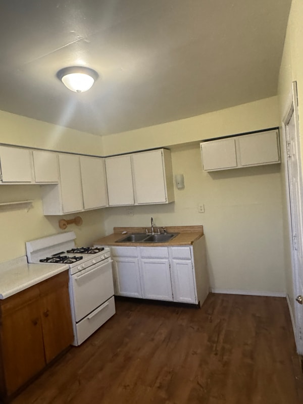 Photo - 2165 Oakdale Ave