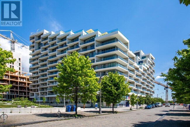 Photo - 118 Merchants' Wharf Unit 319