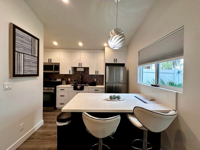 Photo - 22949 Valerio St