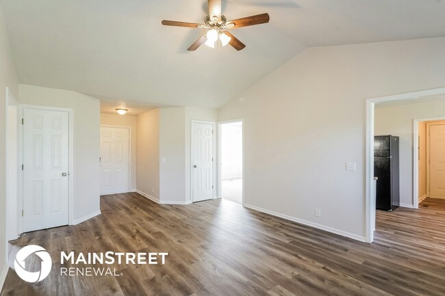 Photo - 1737 Heritage Glen Dr