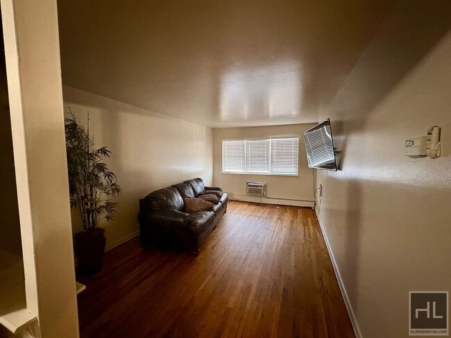 Photo - METCALF AVENUE, BRONX Unit 3