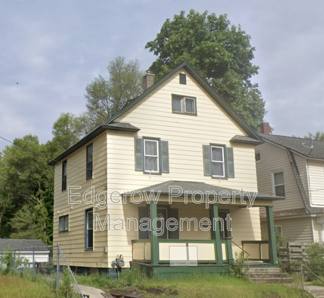 Building Photo - 915 Neland Ave SE Rental