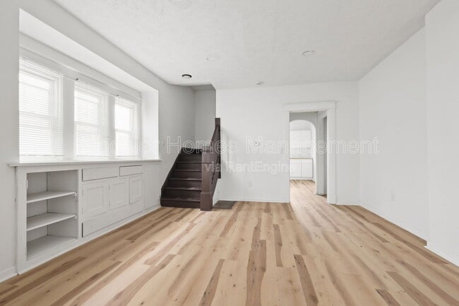 Photo - 822 N Bradley Ave