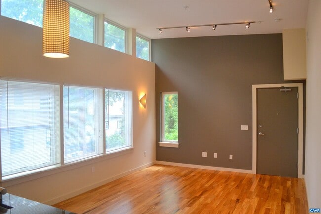 Photo - 1600 Jefferson Park Ave Unit 106