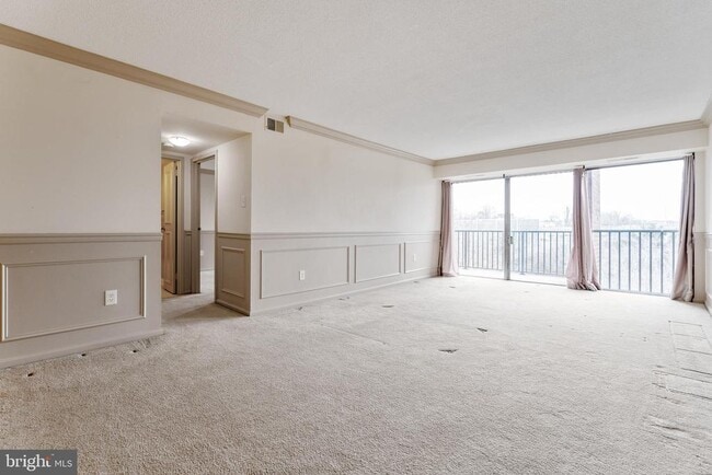 Building Photo - 1300 Army Navy Dr Unit 501