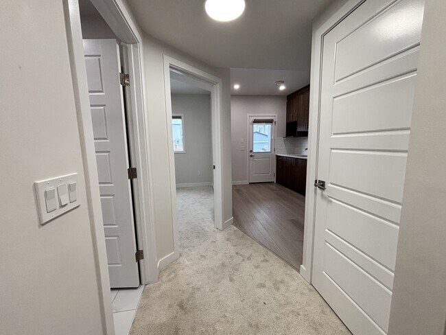 Photo - 380 Lawthorn Wy SE