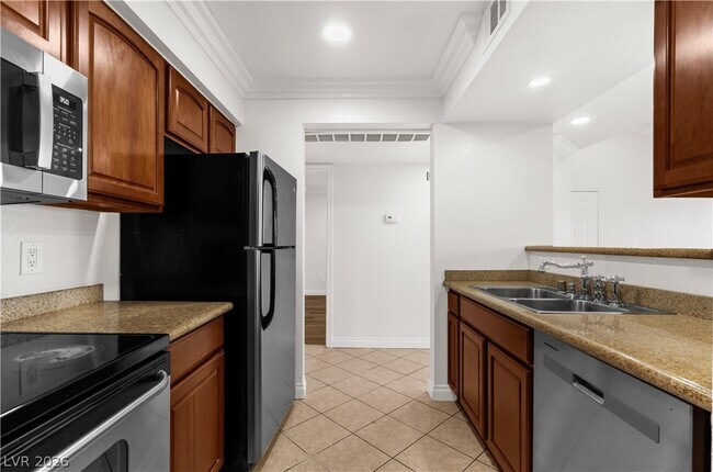 Building Photo - 1150 N Buffalo Dr Unit 2059