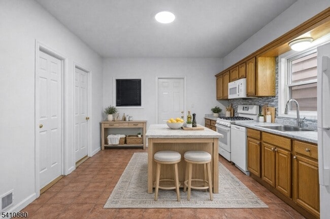 Photo - 552 Franklin St Unit 1