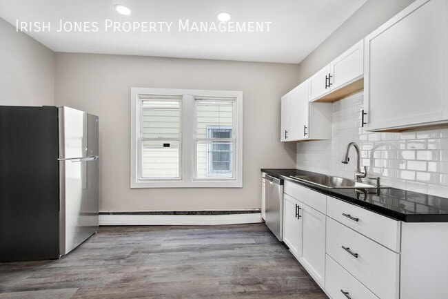 Photo - 151 Hedley Pl Unit Lower