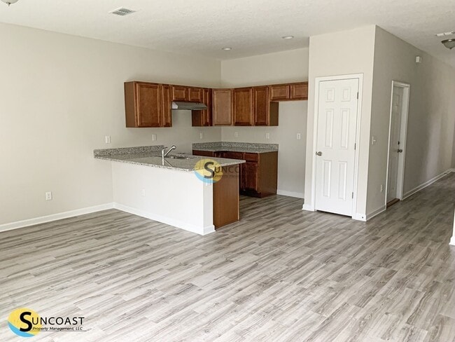 Photo - 7622 Rain Forest Dr N