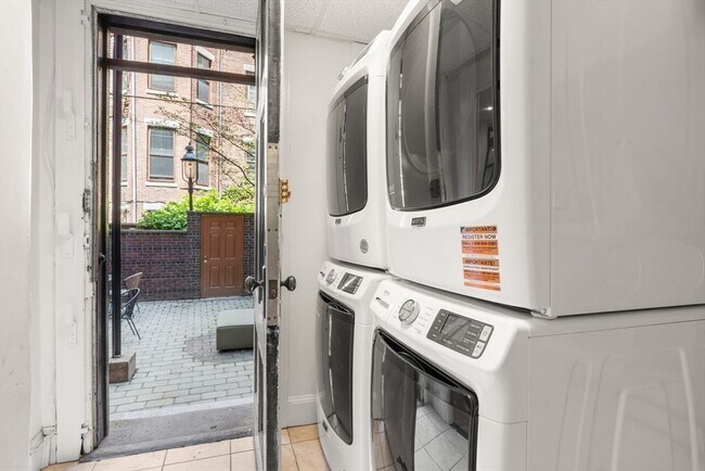 389 Commonwealth Ave Unit b