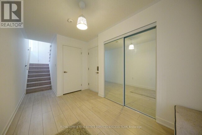 Photo - 3165 Lotus Cmn