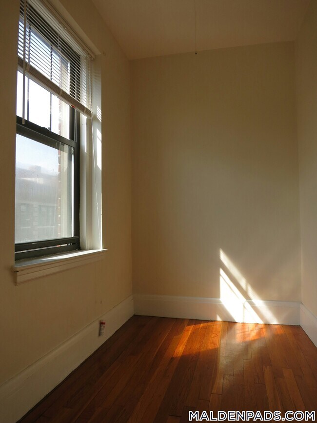 349 Pleasant St Unidad B1-18
