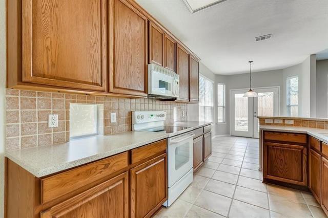 Photo - 9937 Appletree Way