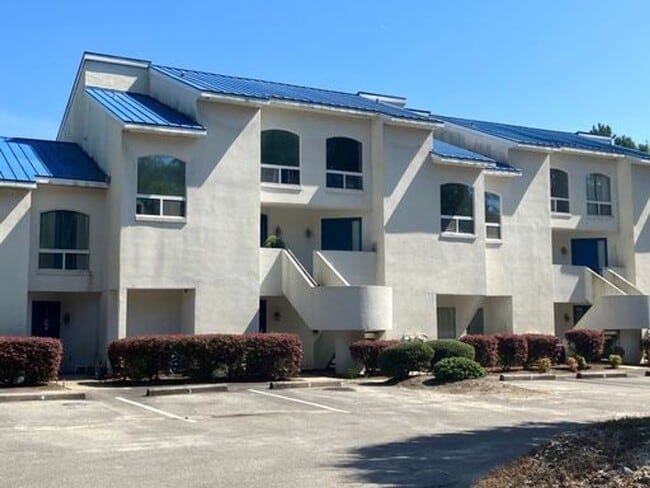 Building Photo - 2 Bedroom 2 Bathroom Condo in Calabash Unit 3