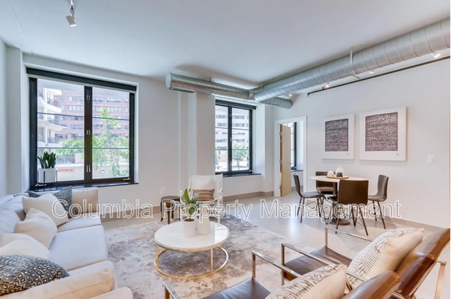 Building Photo - 1133 14th St NW Unit Apt 208