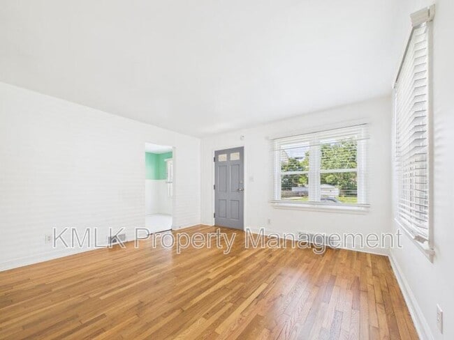 Photo - 1263 Atwood Ave