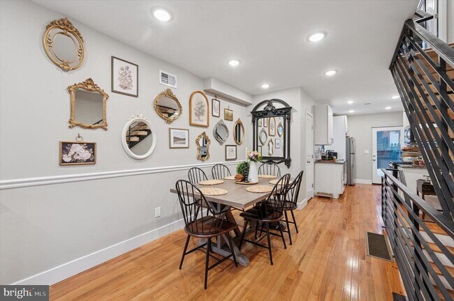 Photo - 1233 N Hollywood St