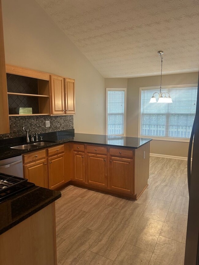 Photo - 4 Bedroom home in Gainesville!