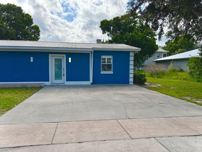 Building Photo - 1835 42nd Ave Unit 1835 42nd Ave #B