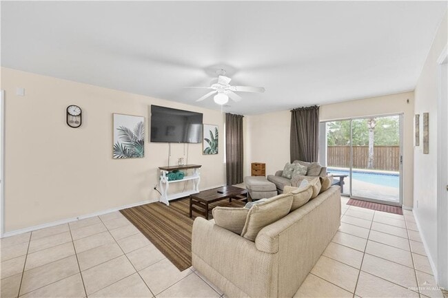 Photo - 14 W Bahama St