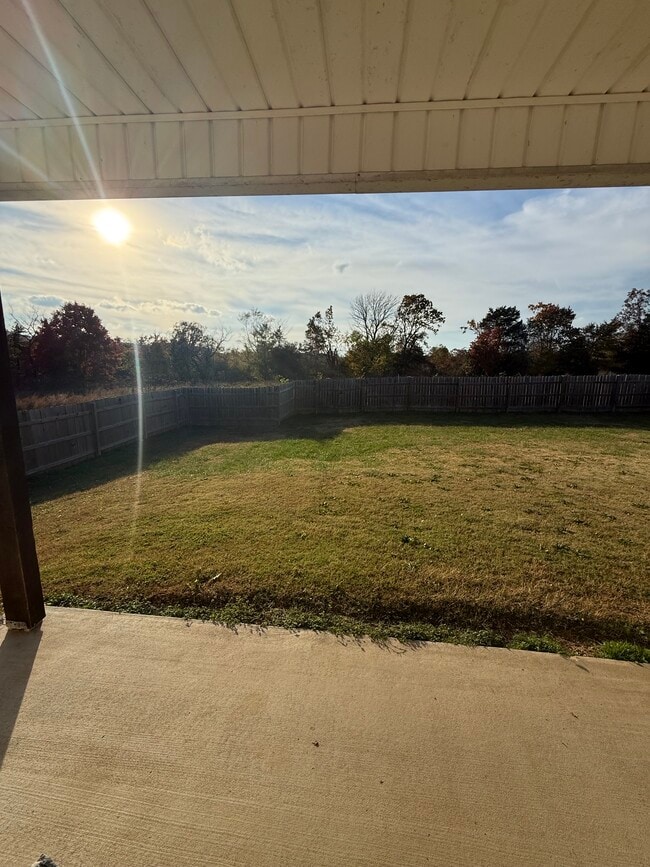 Photo - 329 Colton St