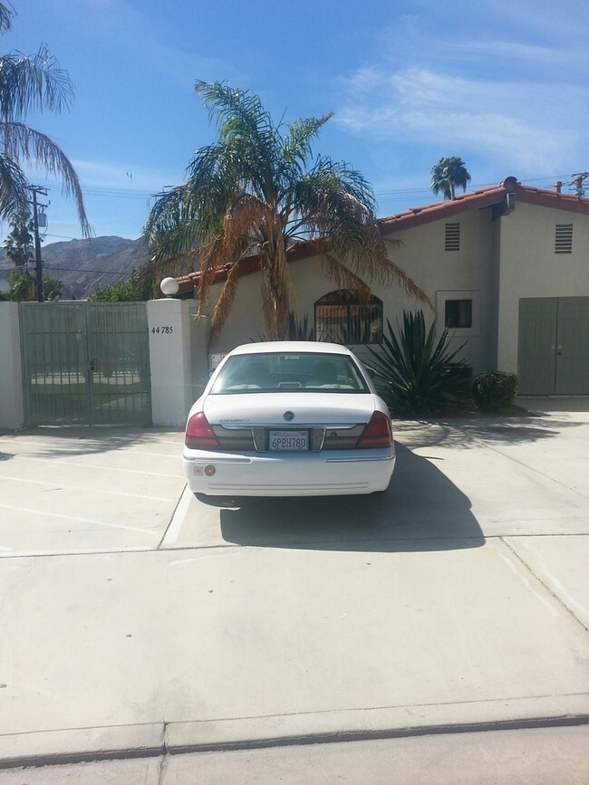 Photo - Las Palmas Apartamentos