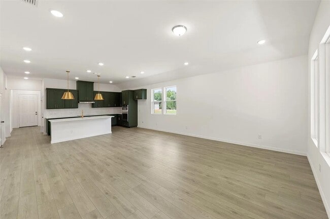 Photo - 2121 Williams Rd