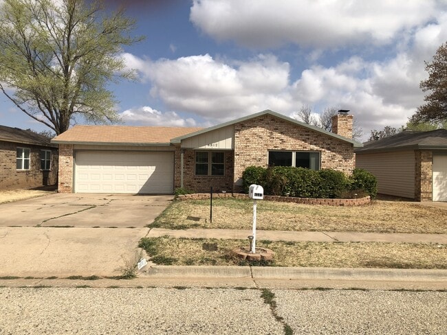 Building Photo - Updated House